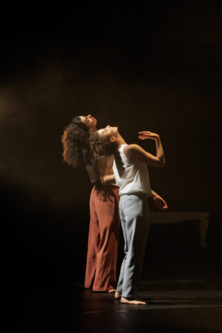 "A cloud never dies" con Caterina Basso e Teresa Noronha Feio. Foto di Vincenza Coppolecchia