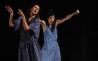 IL SESSO DEGLI ANGELI di Roberto Castello, con Erica Bravini e Ilenia Romano. Foto di Paolo Porto